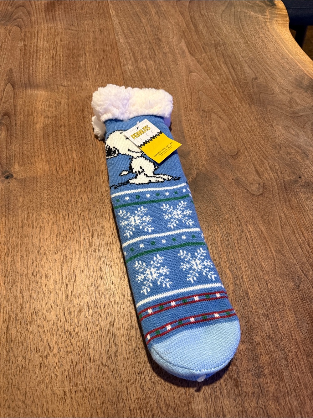 *NWT* PEANUTS Sherpa Socks